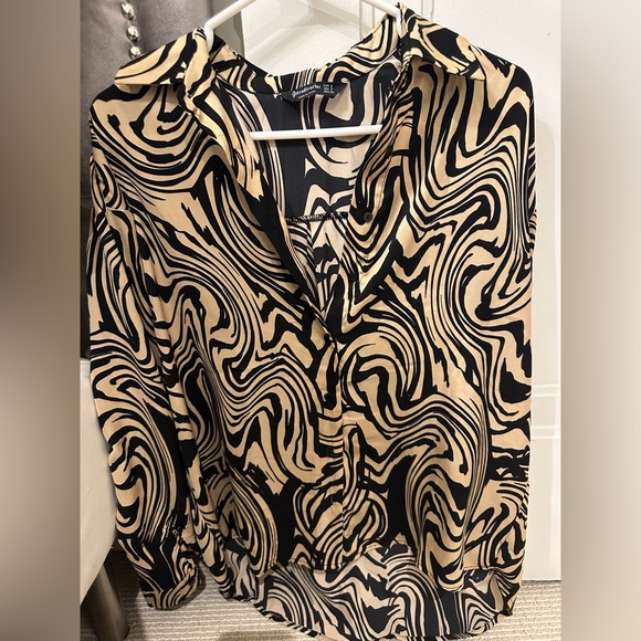 Funky pattern Stradivarius top worn once - Picture 2 of 3